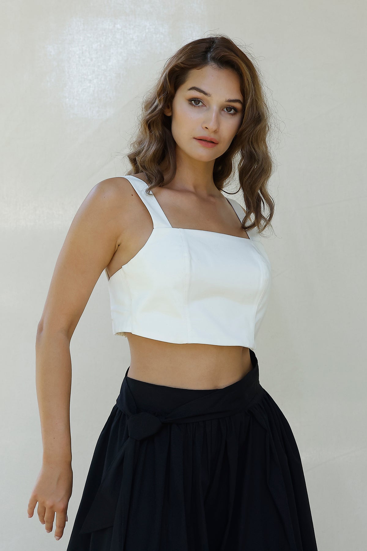 First Lady Beyaz Crop