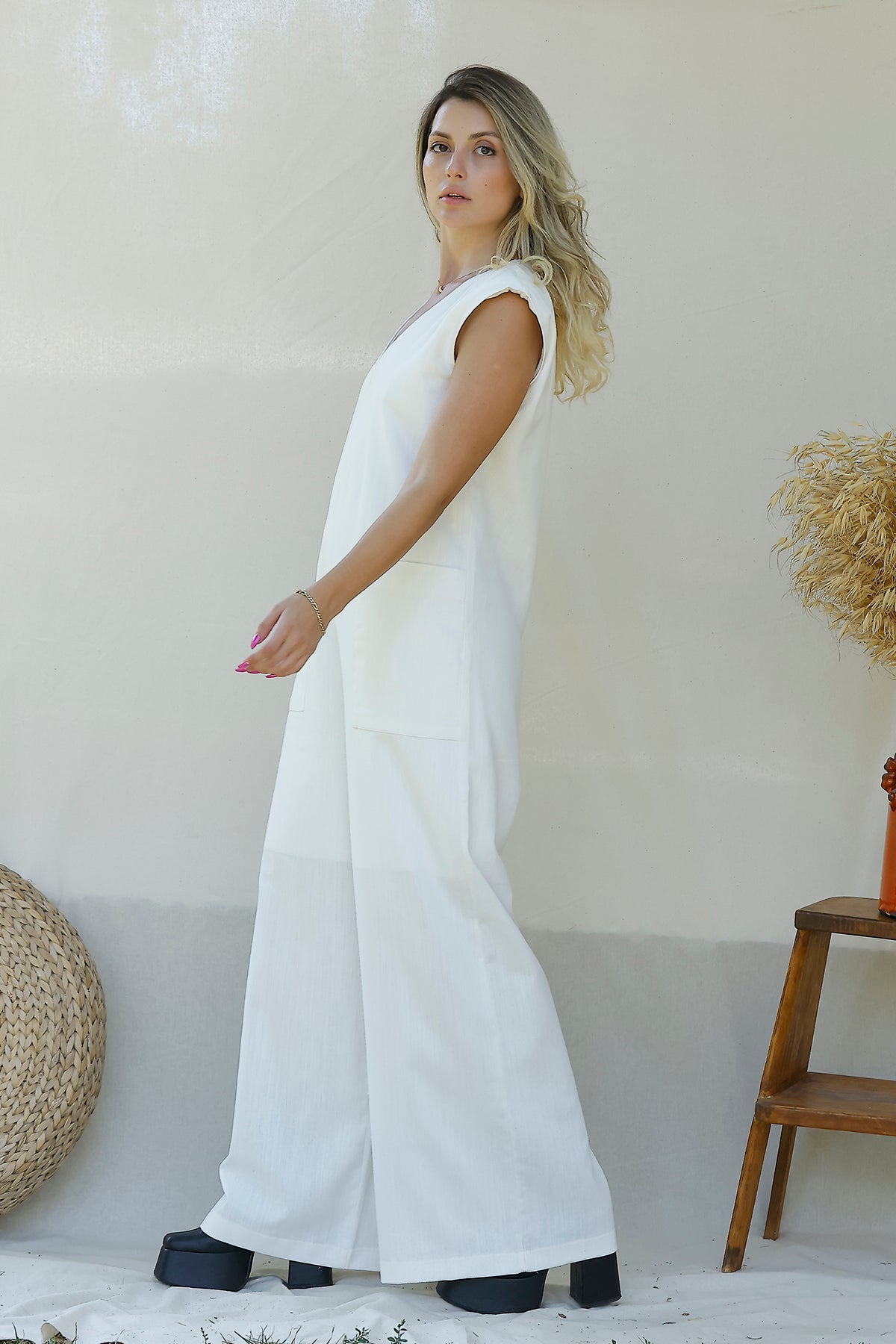 First Lady Beyaz Tulum